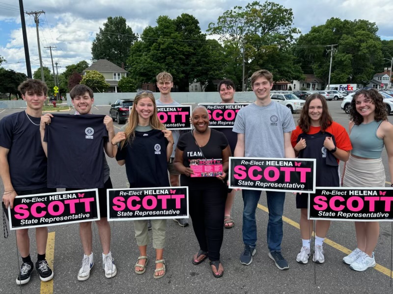 Helena Scott with college students